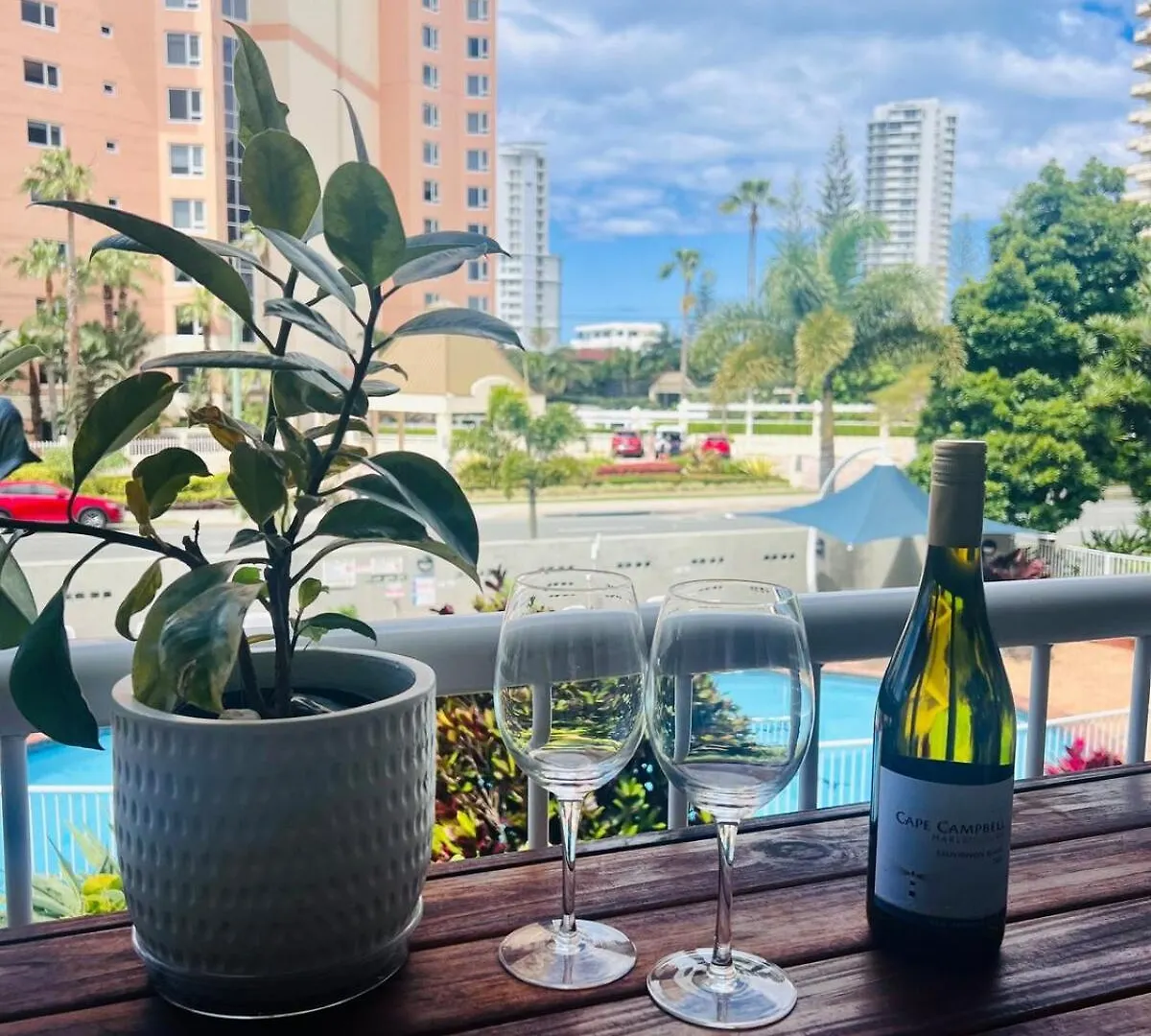 Beautiful Broadbeach Living! Χρυσή Ακτή
